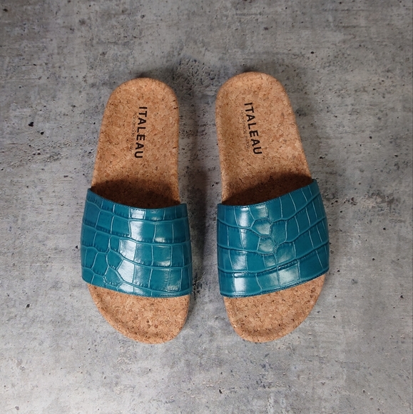 Italeau Teal Leather Sandals